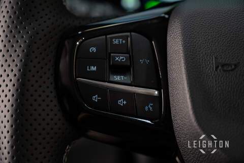 Ford Transit Custom 2.5 320 232ps PHEV Auto Double Cab L2 - N5405