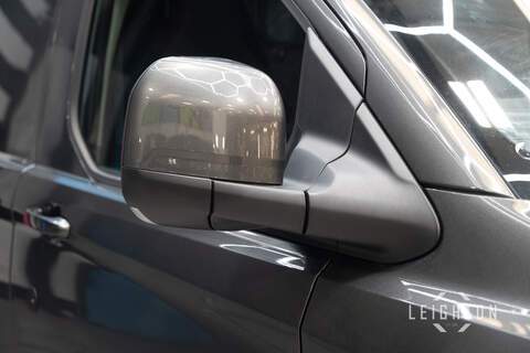 Ford Transit Custom 2.5 320 PHEV 232ps Auto Panel Van L2 - N5410
