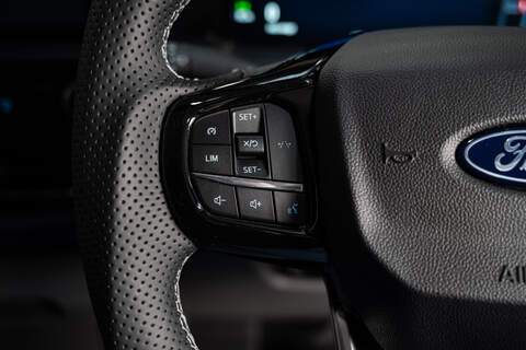 Ford Transit Custom 2.5 320 PHEV 232ps Auto Panel Van L2 - N5377