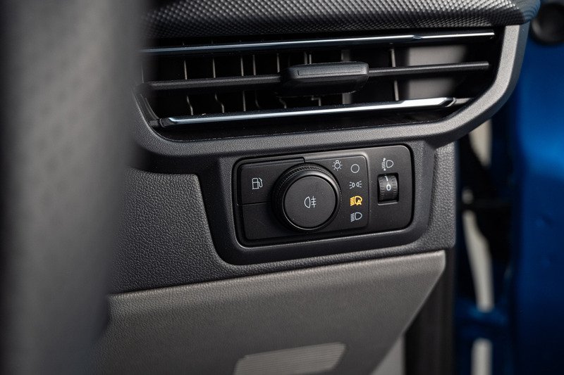 Ford Transit Custom 2.5 320 PHEV 232ps Auto Panel Van L2 - N5377