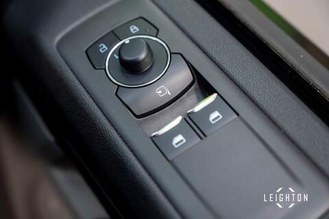 Ford Tourneo Custom 2.5 340 PHEV 232ps Auto 9 Seater L2 H1 - N5457