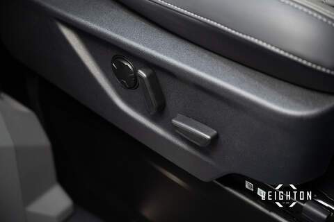 Volkswagen Transporter 2.0 T32 Diesel 150ps 4M Auto Kombi SWB - N5494