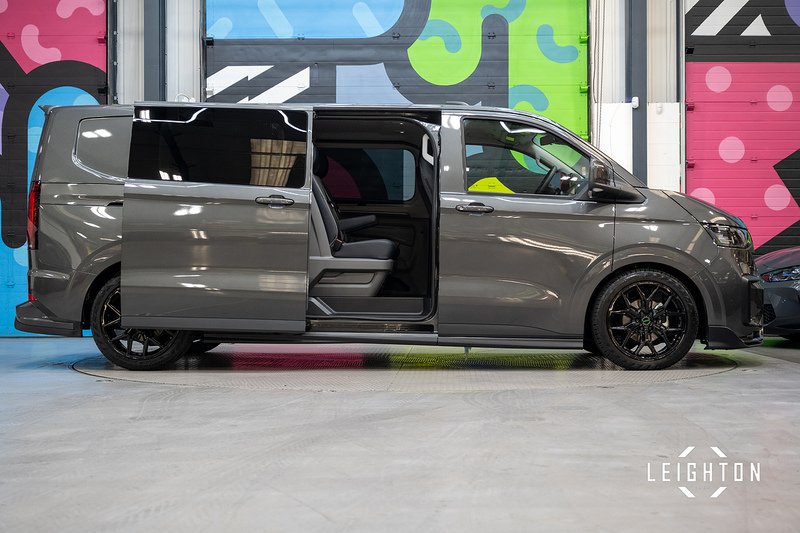 Volkswagen Transporter 2.0 T32 Diesel 170PS Auto Kombi LWB - N5497