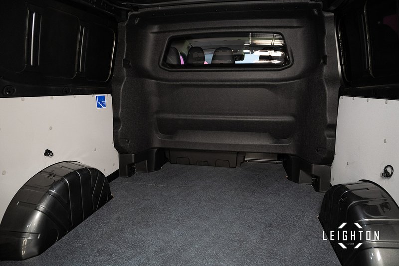 Volkswagen Transporter 2.0 T32 Diesel 170PS Auto Kombi LWB - N5497
