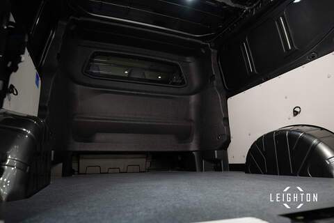 Volkswagen Transporter 2.0 T32 Diesel 170PS Auto Kombi LWB - N5497