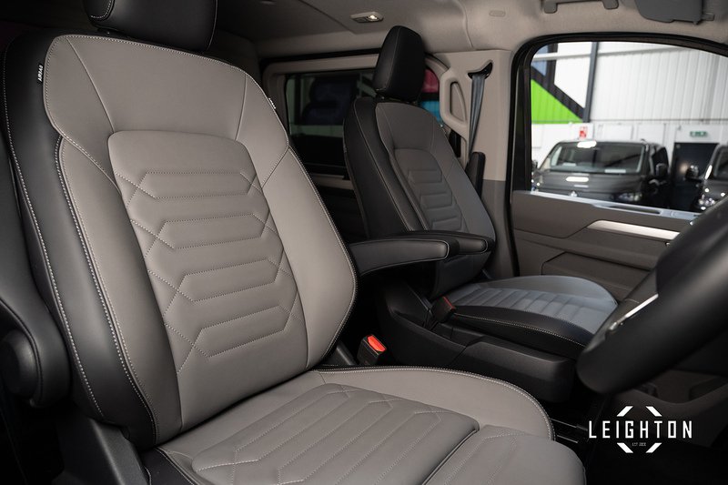 Volkswagen Transporter 2.0 T32 Diesel 170PS Auto Kombi LWB - N5497