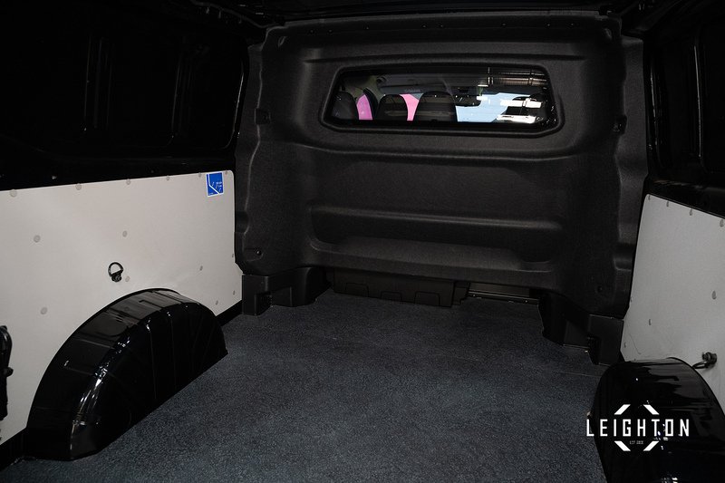 Volkswagen Transporter 2.0 T32 Diesel 170ps Auto Kombi LWB - N5500
