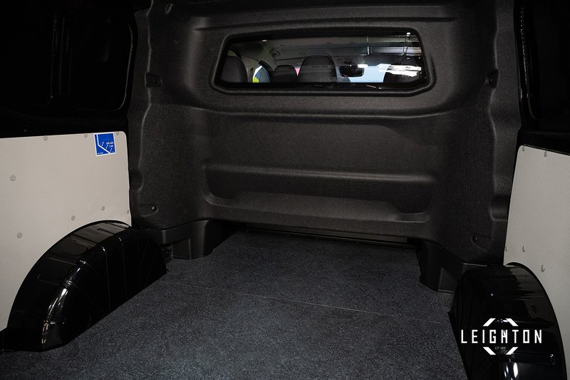 Volkswagen Transporter 2.0 T32 Diesel 170ps Auto Kombi SWB - N5502