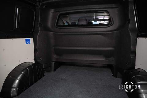 Volkswagen Transporter 2.0 T32 Diesel 170ps Auto Kombi SWB - N5506