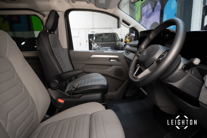 Volkswagen Transporter 2.0 T32 Diesel 170ps Auto Kombi SWB - N5506