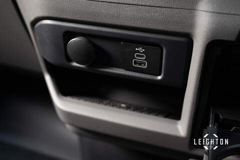 Volkswagen Transporter 2.0 T32 Diesel 170ps Auto Kombi SWB - N5506