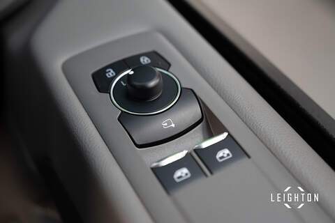 Volkswagen Transporter 2.0 T32 Diesel 170ps Auto Kombi SWB - N5506