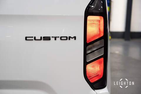 Ford Transit Custom 2.5 320 PHEV 232ps Auto Double Cab L1 - N5545
