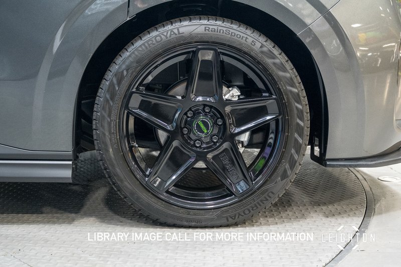 Volkswagen Transporter 2.0 T32 Diesel 170PS Auto Kombi LWB - N5498