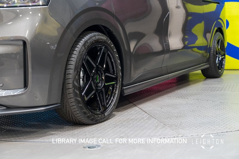 Volkswagen Transporter 2.0 T32 Diesel 170PS Auto Kombi LWB - N5498