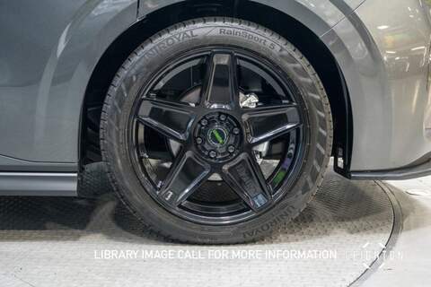 Volkswagen Transporter 2.0 T32 TDI Diesel 150ps Auto 4M Kombi SWB - N5181