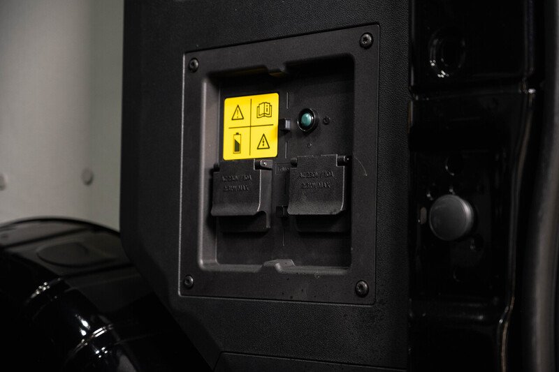 Ford Transit Custom 2.5 320 PHEV 232ps Auto Double Cab L1 - N5585