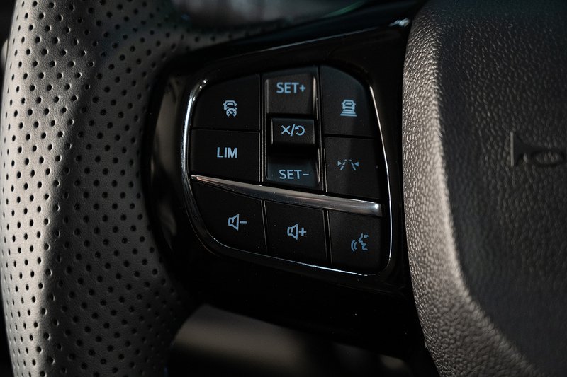 Ford Transit Custom 2.5 320 PHEV 232ps Auto Double Cab L1 - N5566