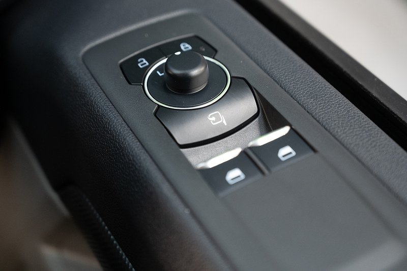 Ford Transit Custom 2.5 320 PHEV 232ps Auto Double Cab L1 - N5566