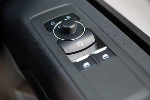 Ford Transit Custom 2.5 320 PHEV 232ps Auto Double Cab L1 - N5566