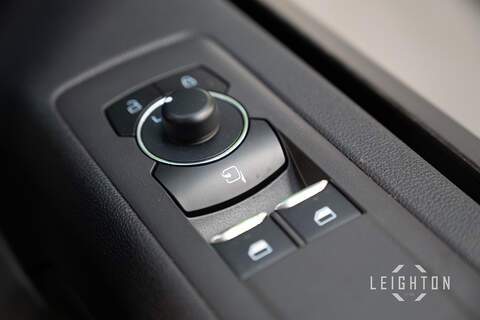 Ford Transit Custom 2.5 320 PHEV 232ps Auto Double Cab L1 - N5601