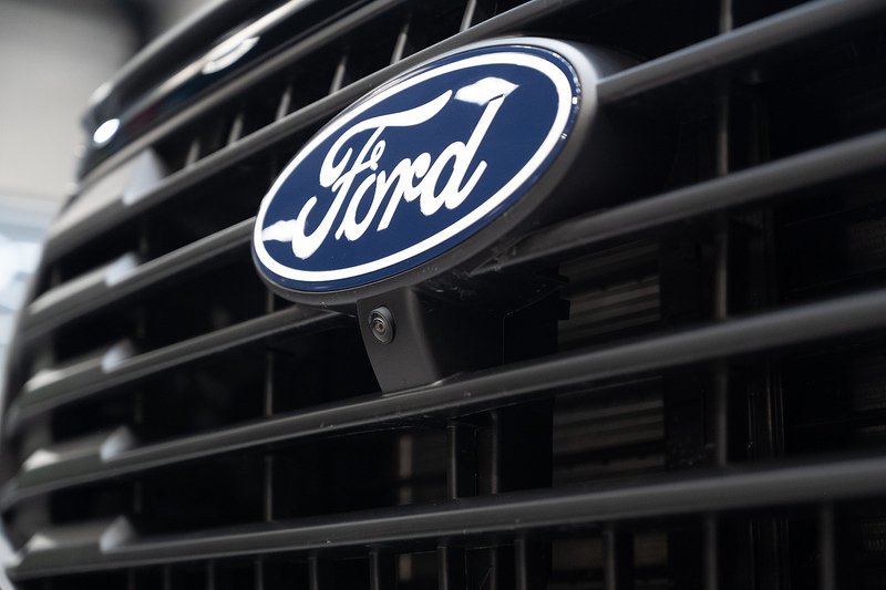 Ford Transit Custom 2.5 320 PHEV 232ps Auto Double Cab L1 - N5602