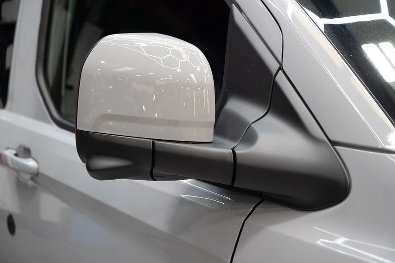 Ford Transit Custom 2.5 320 PHEV 232ps Auto Double Cab L1 - N5602