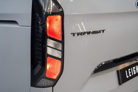 Ford Transit Custom 2.5 320 PHEV 232ps Auto Double Cab L1 - N5602