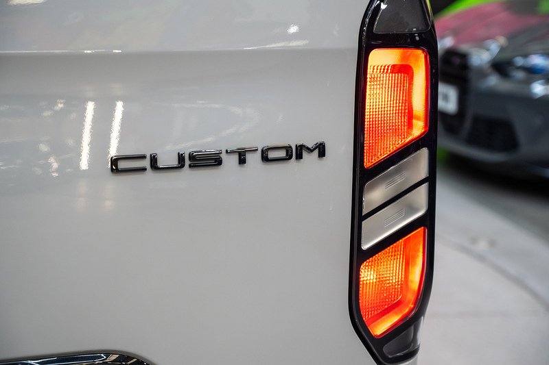 Ford Transit Custom 2.5 320 PHEV 232ps Auto Double Cab L1 - N5602