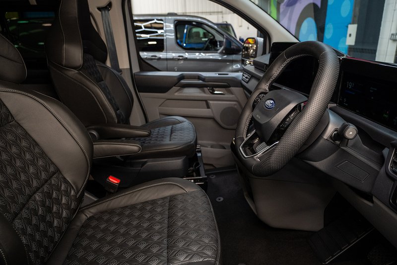 Ford Transit Custom 2.5 320 PHEV 232ps Auto Double Cab L1 - N5602