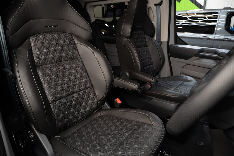 Ford Transit Custom 2.5 320 PHEV 232ps Auto Double Cab L1 - N5602