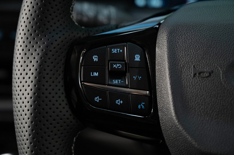 Ford Transit Custom 2.5 320 PHEV 232ps Auto Double Cab L1 - N5602