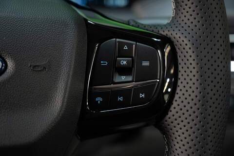 Ford Transit Custom 2.5 320 PHEV 232ps Auto Double Cab L1 - N5602