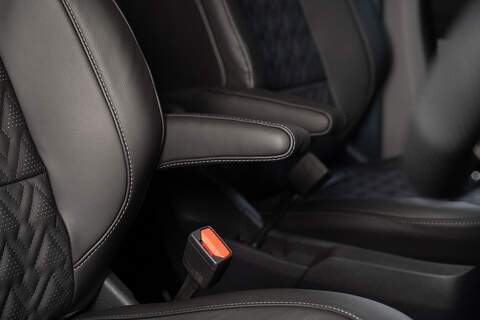 Ford Transit Custom 2.5 320 PHEV 232ps Auto Double Cab L1 - N5610