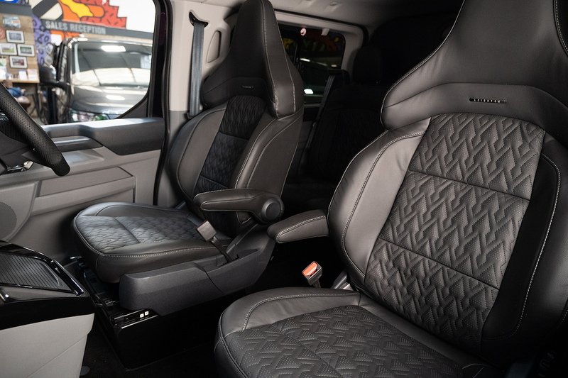 Ford Transit Custom 2.5 320 PHEV 232ps Auto Double Cab L1 - N5610