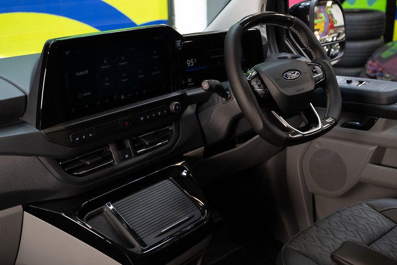 Ford Transit Custom 2.5 320 PHEV 232ps Auto Double Cab L1 - N5610