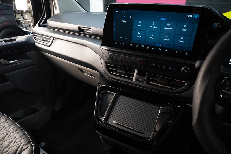 Ford Transit Custom 2.5 320 PHEV 232ps Auto Double Cab L1 - N5610