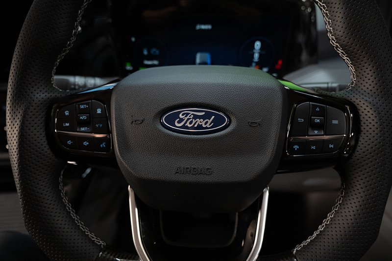 Ford Transit Custom 2.5 320 PHEV 232ps Auto Double Cab L1 - N5610