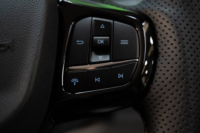 Ford Transit Custom 2.5 320 PHEV 232ps Auto Double Cab L1 - N5610