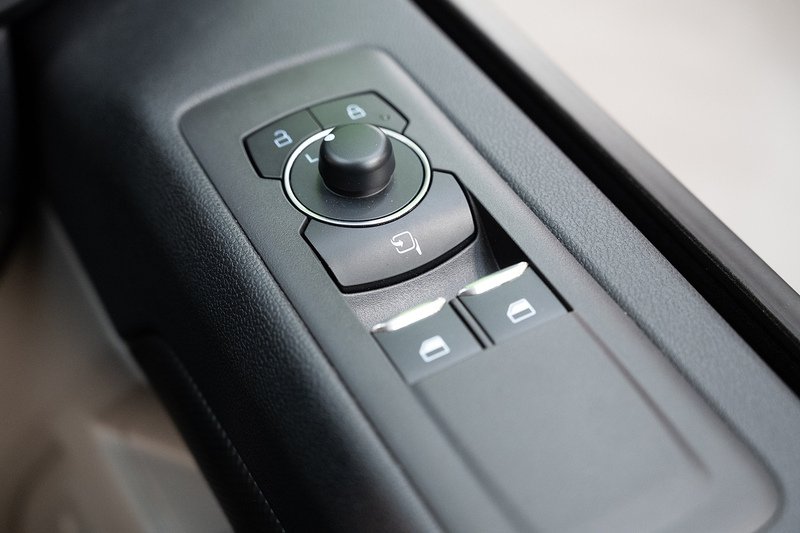 Ford Transit Custom 2.5 320 PHEV 232ps Auto Double Cab L1 - N5610