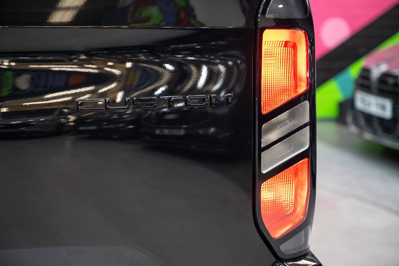 Ford Transit Custom 2.5 320 PHEV 232ps Auto Panel Van L1 - N5620