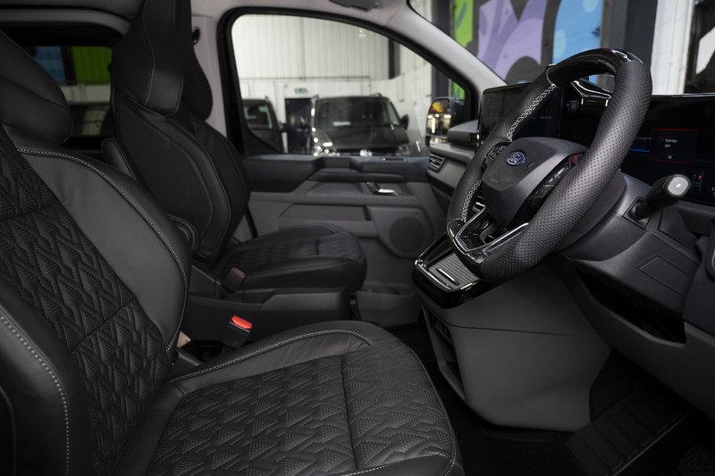 Ford Transit Custom 2.5 320 232ps Auto PHEV Double Cab L1 - N5707