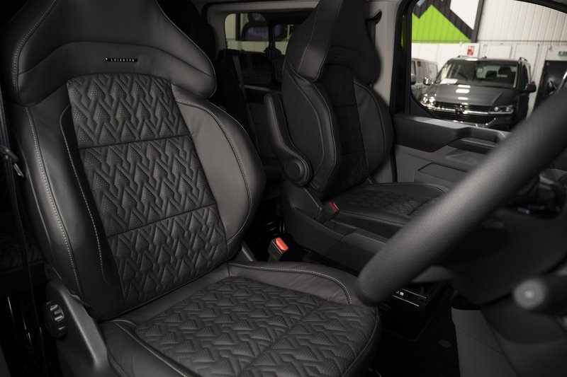Ford Transit Custom 2.5 320 232ps Auto PHEV Double Cab L1 - N5707
