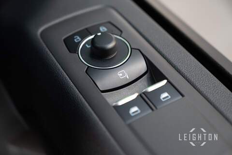 Ford Transit Custom 2.5 320 232ps Auto PHEV Panel Van L2 - N5720