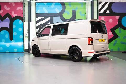 Volkswagen Transporter T6.1 T32 SWB 2.0BITDI 204PS DSG HIGHLINE KOMBI LV-R PACK - N5741