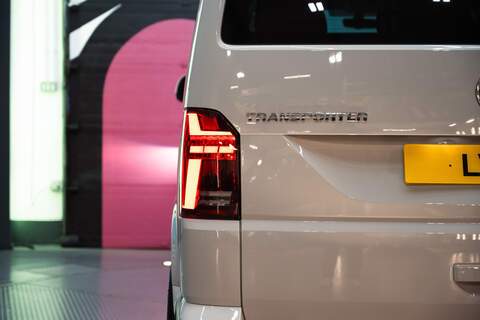 Volkswagen Transporter T6.1 T32 SWB 2.0BITDI 204PS DSG HIGHLINE KOMBI LV-R PACK - N5741