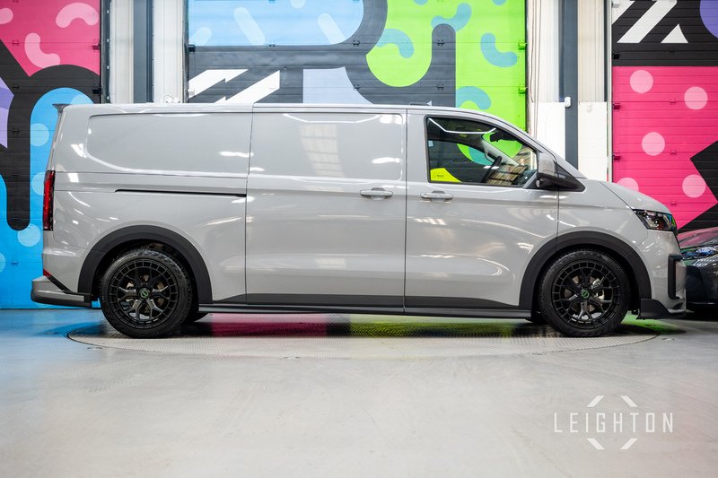 Volkswagen Transporter 2.0 T32 170ps Diesel Auto Panel Van LWB - N5755
