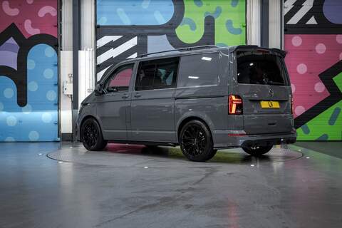 Volkswagen Transporter T6.1 T32 SWB 2.0TDI 150 PS DSG HIGHLINE KOMBI LV-R PACK - N5760