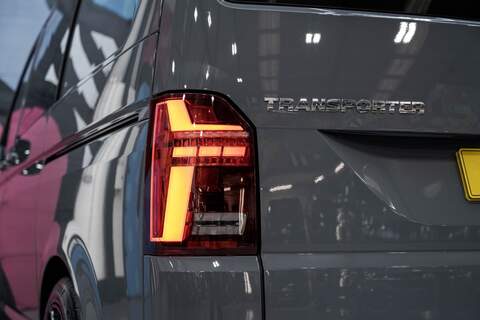 Volkswagen Transporter T6.1 T32 SWB 2.0TDI 150 PS DSG HIGHLINE KOMBI LV-R PACK - N5760