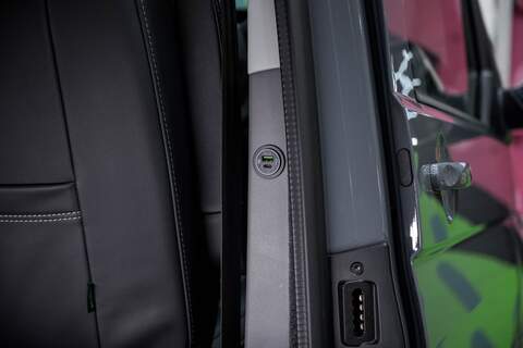 Volkswagen Transporter T6.1 T32 SWB 2.0TDI 150 PS DSG HIGHLINE KOMBI LV-R PACK - N5760